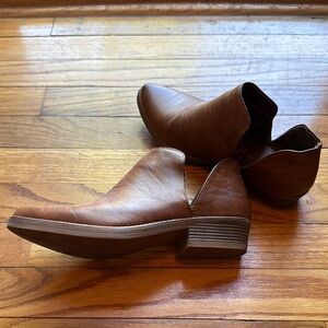 7 For All Mankind Bandera Brown Ankle Boots w/Side Cutout SZ 6.